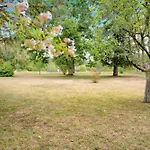 D'hotes Les Tuilieres Guest house 3*