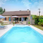 D'hotes Les Tuilieres Guest house 3*