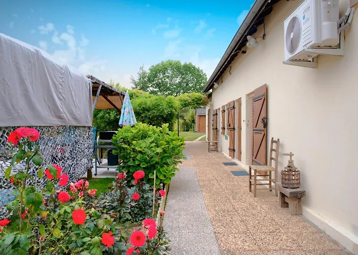 D'hotes Les Tuilieres ゲストハウス 3*